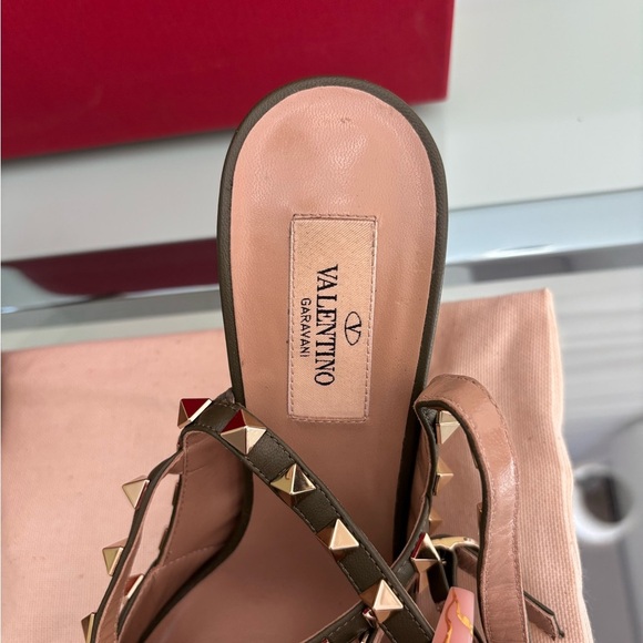 Authentic Valentino Garavani Olive RockStud Pumps - Picture 11 of 13